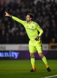 WOLVERHAMPTON, ENGLAND - FEBRUARY 18:  Chelsea goalkeeper Asmir Begovic reacts during The Emirates FA Cup Fifth Round match between Wolverhampton Wanderers and Chelsea at Molineux on February 18, 2017 in Wolverhampton, England.  (Photo by Stu Forster/Getty Images)